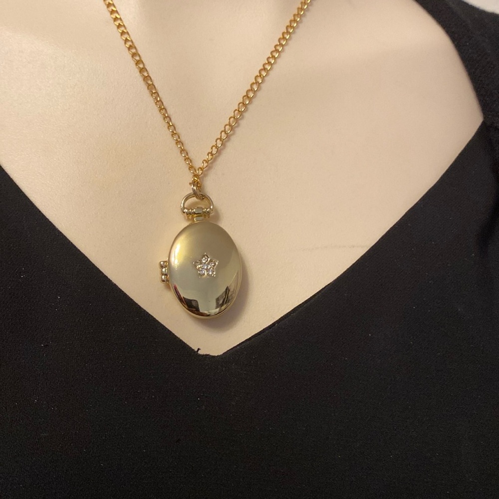 Avon Jewelry, Goldtone Vintage rhinestone Locket  Necklace
